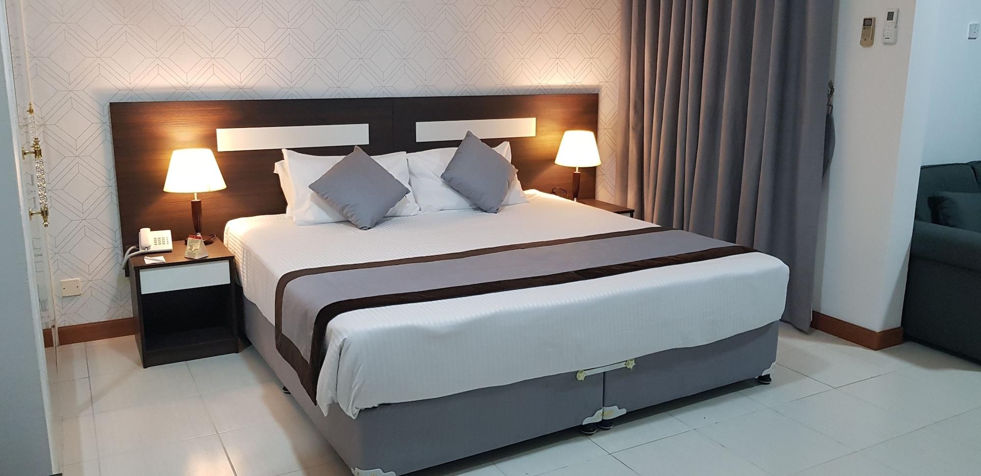 שארג'ה Nova Park Hotel מראה חיצוני תמונה
