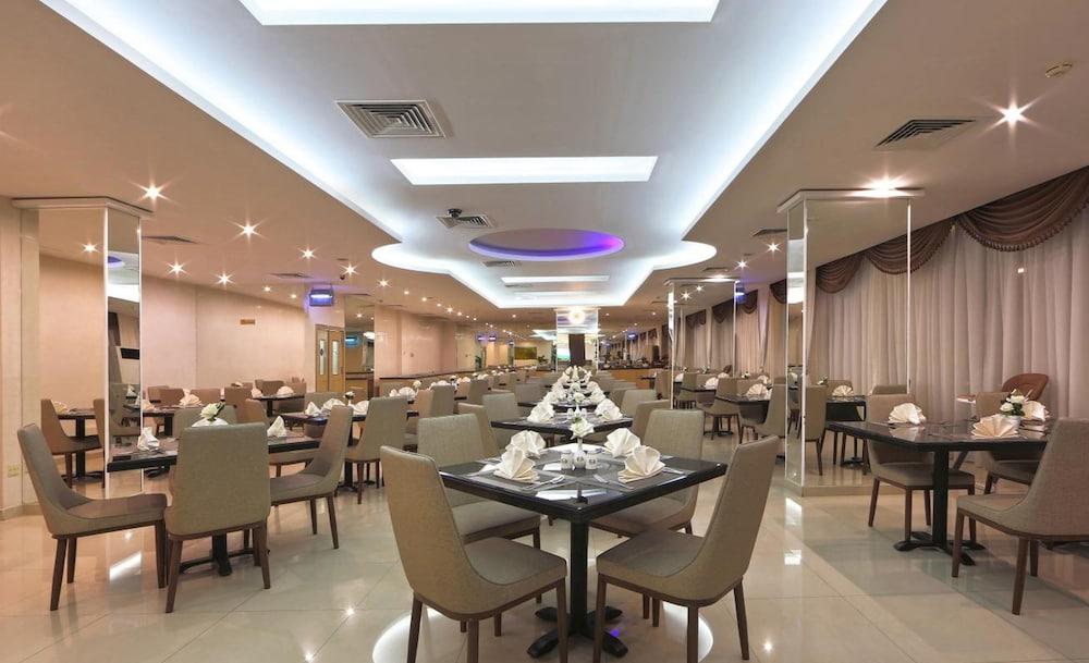 שארג'ה Nova Park Hotel מראה חיצוני תמונה